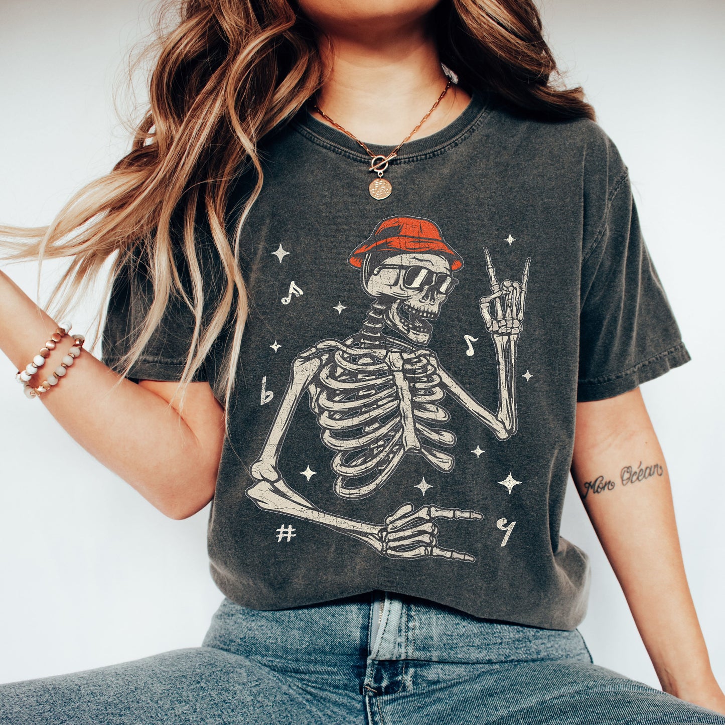 Rocker Skeleton, Punk, Music Concert, Retro, Aesthetic, Vintage, Comfort Colors Tshirt